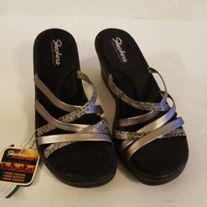 Sketchers memory foam sandal